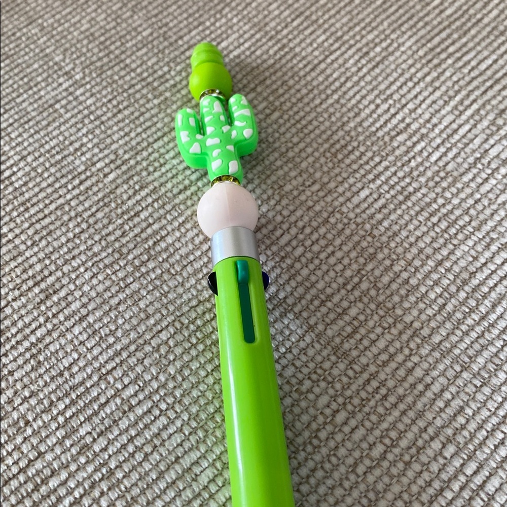 Cactus 🌵 Pen (Writes in 4 Different Colors)! - Picture 3 of 4